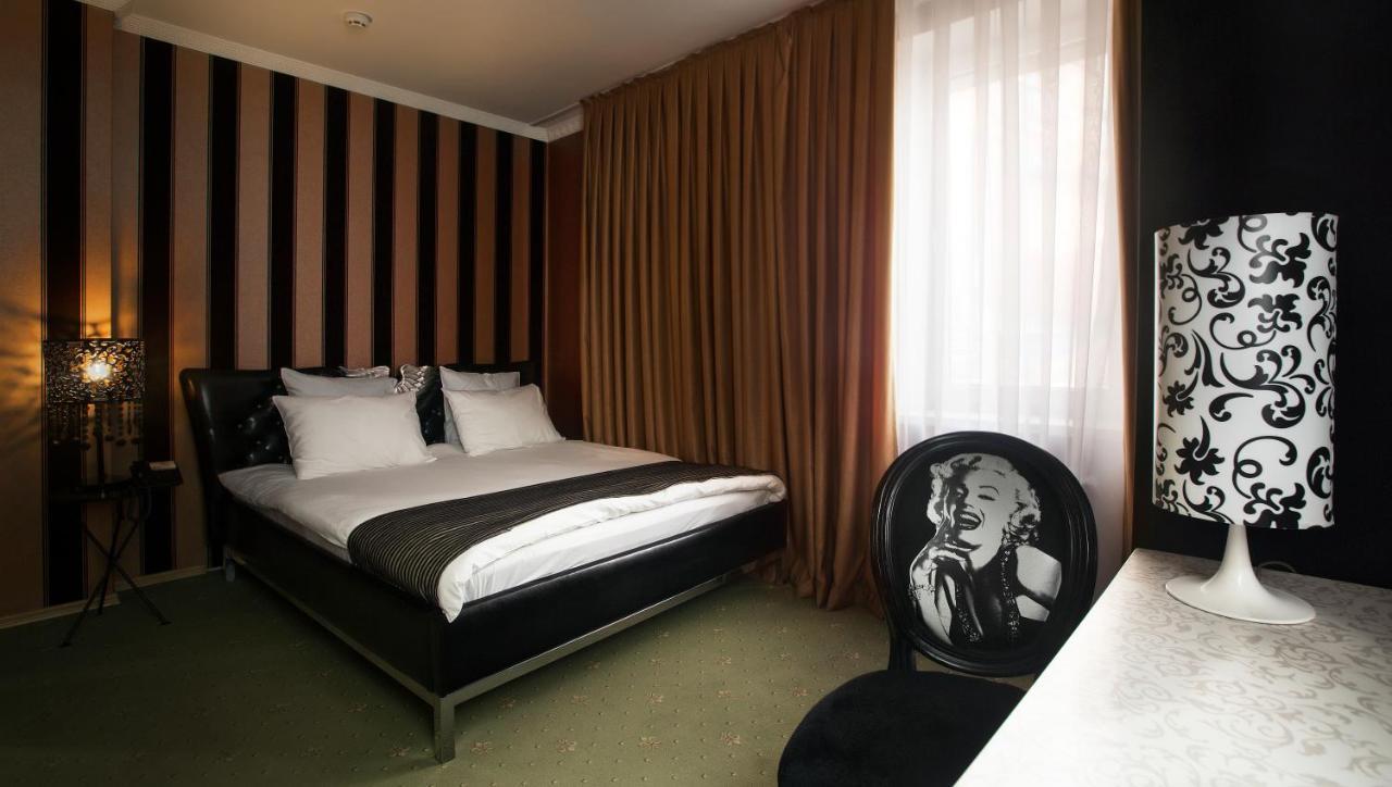 Weekend Boutique Hotel Chisinau Bagian luar foto
