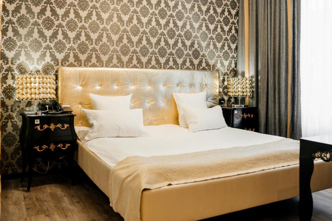Weekend Boutique Hotel Chisinau Bagian luar foto