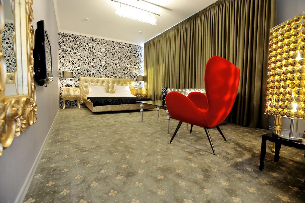 Weekend Boutique Hotel Chisinau Bagian luar foto