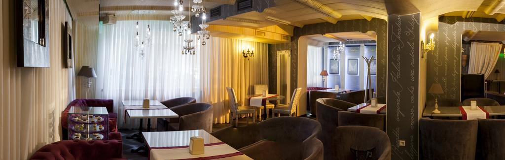 Weekend Boutique Hotel Chisinau Bagian luar foto