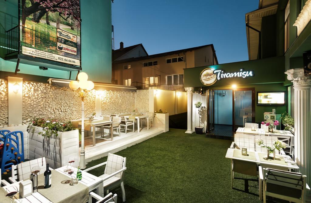 Weekend Boutique Hotel Chisinau Bagian luar foto