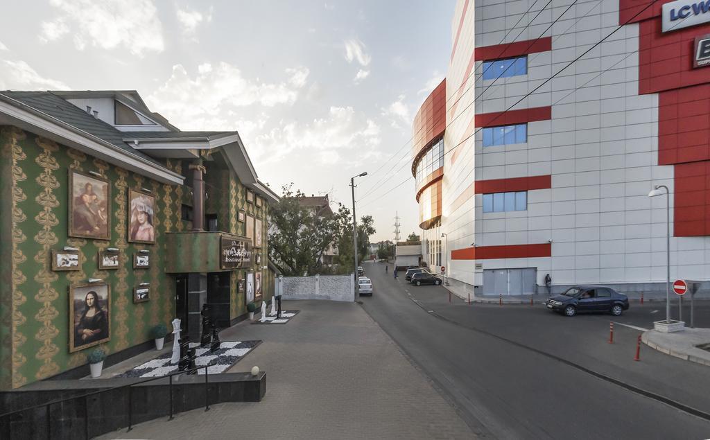 Weekend Boutique Hotel Chisinau Bagian luar foto