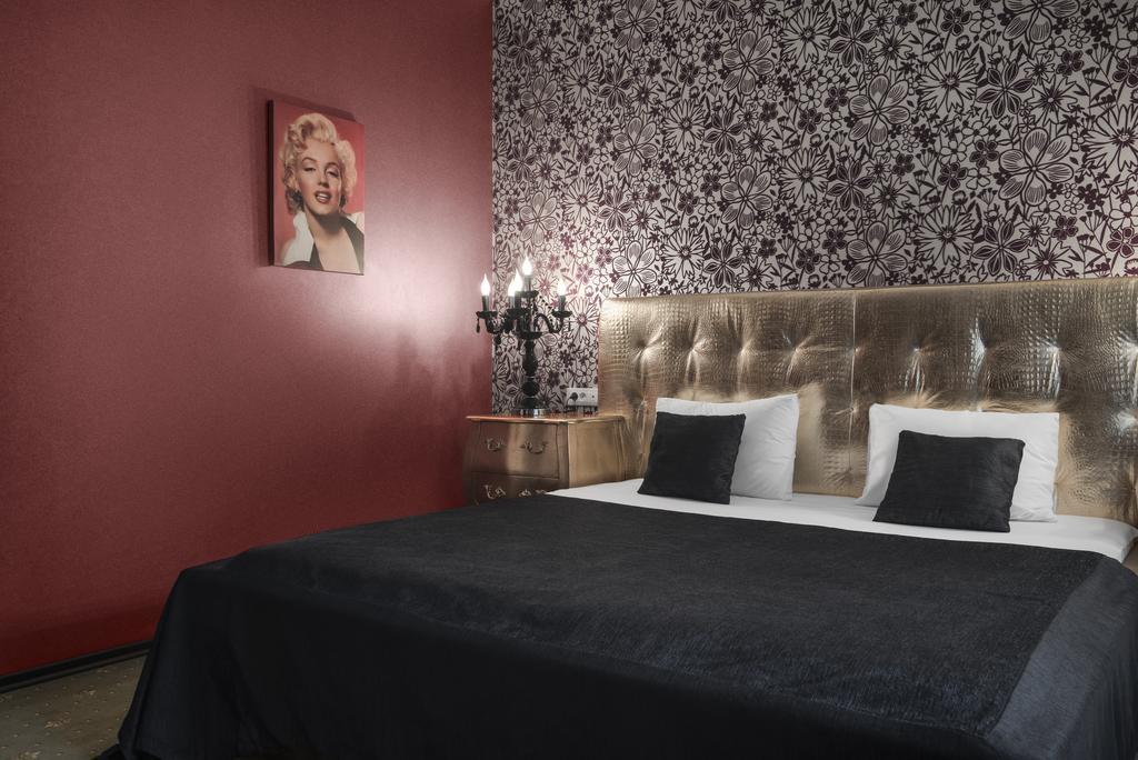 Weekend Boutique Hotel Chisinau Bagian luar foto