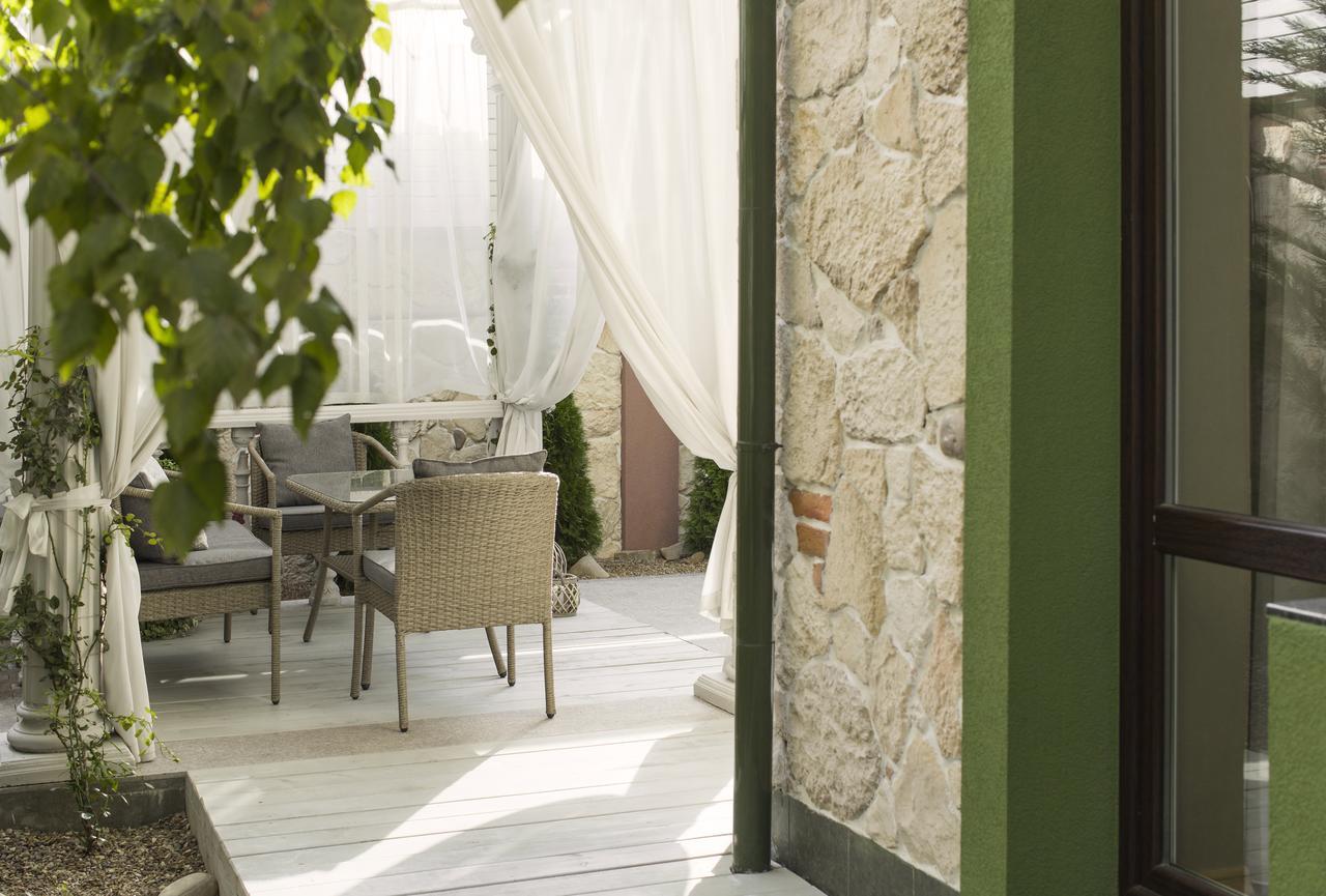 Weekend Boutique Hotel Chisinau Bagian luar foto