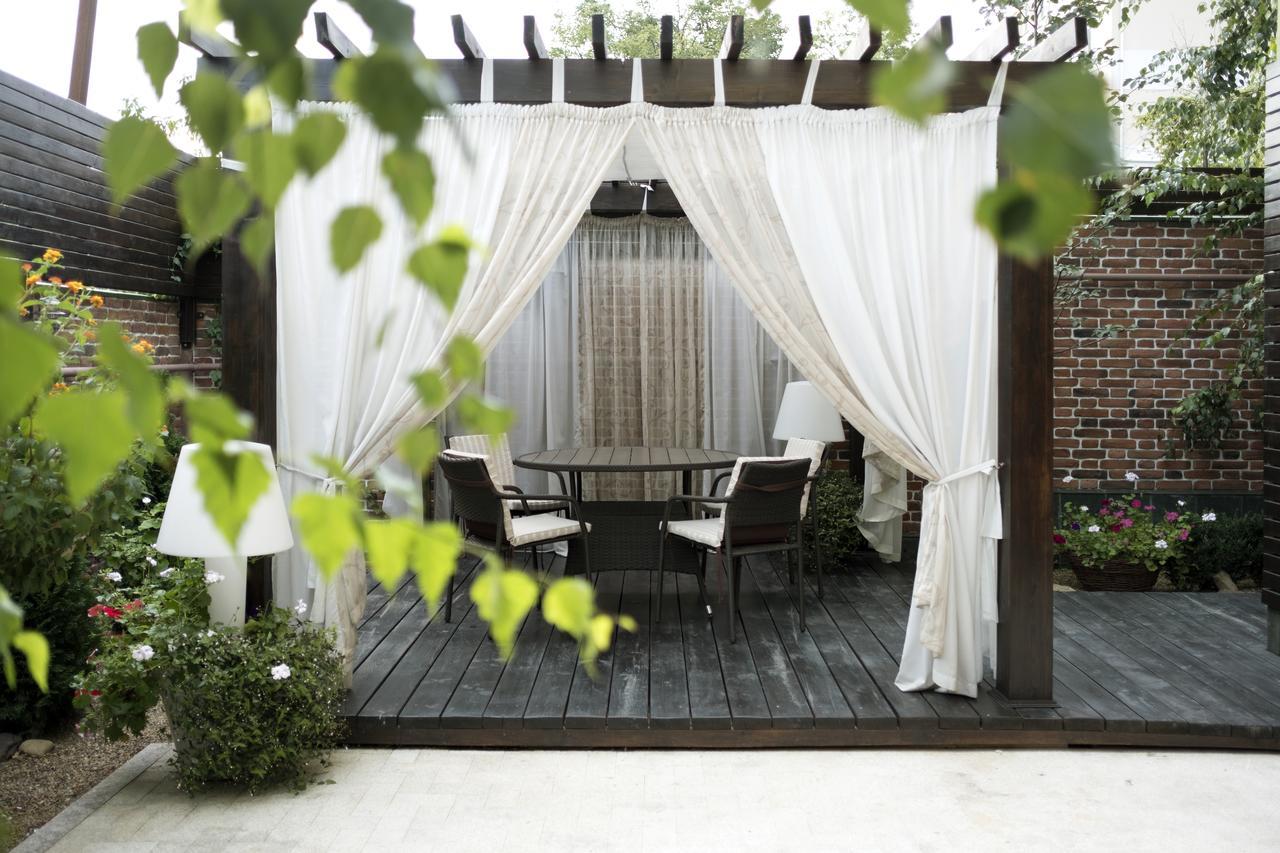 Weekend Boutique Hotel Chisinau Bagian luar foto