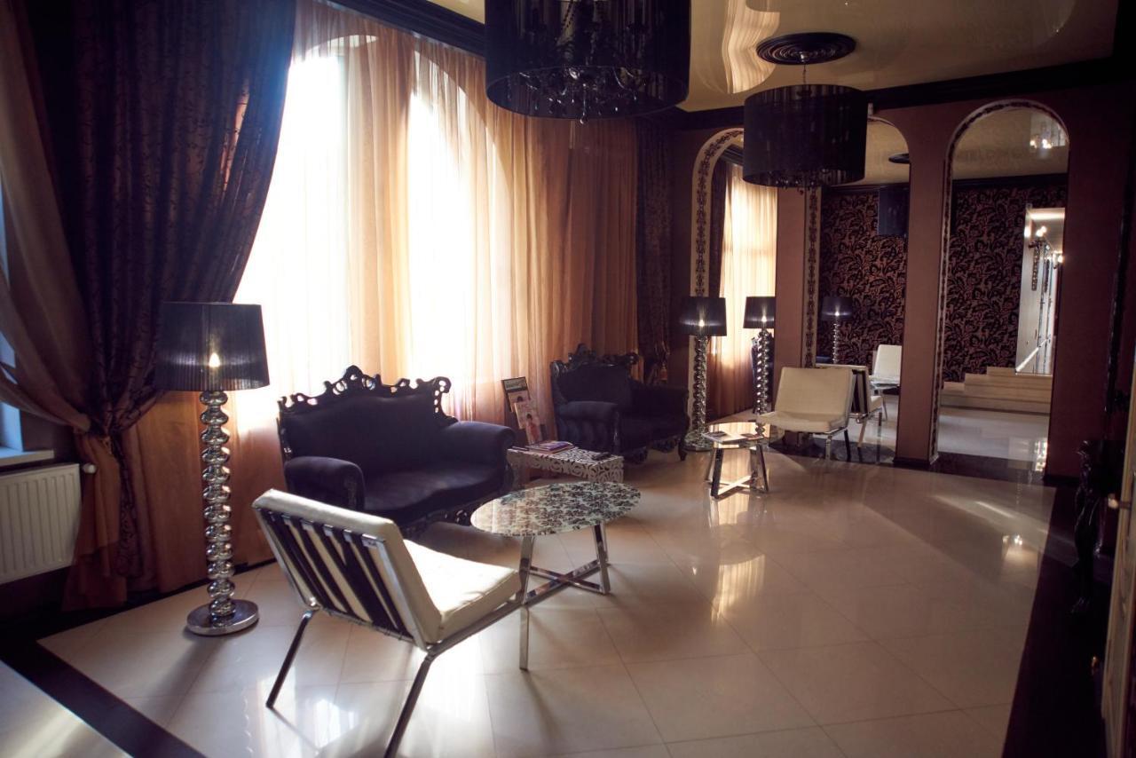 Weekend Boutique Hotel Chisinau Bagian luar foto
