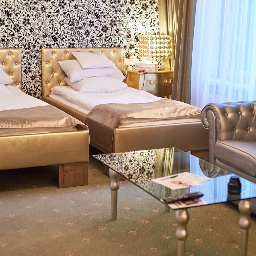 Weekend Boutique Hotel Chisinau Bagian luar foto