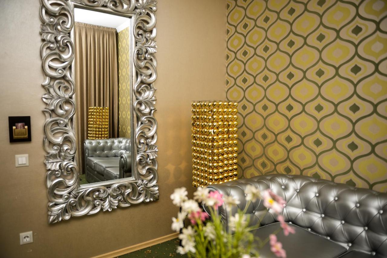 Weekend Boutique Hotel Chisinau Bagian luar foto