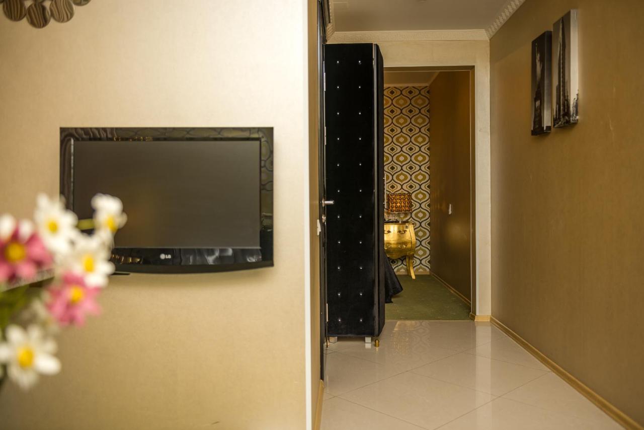 Weekend Boutique Hotel Chisinau Bagian luar foto