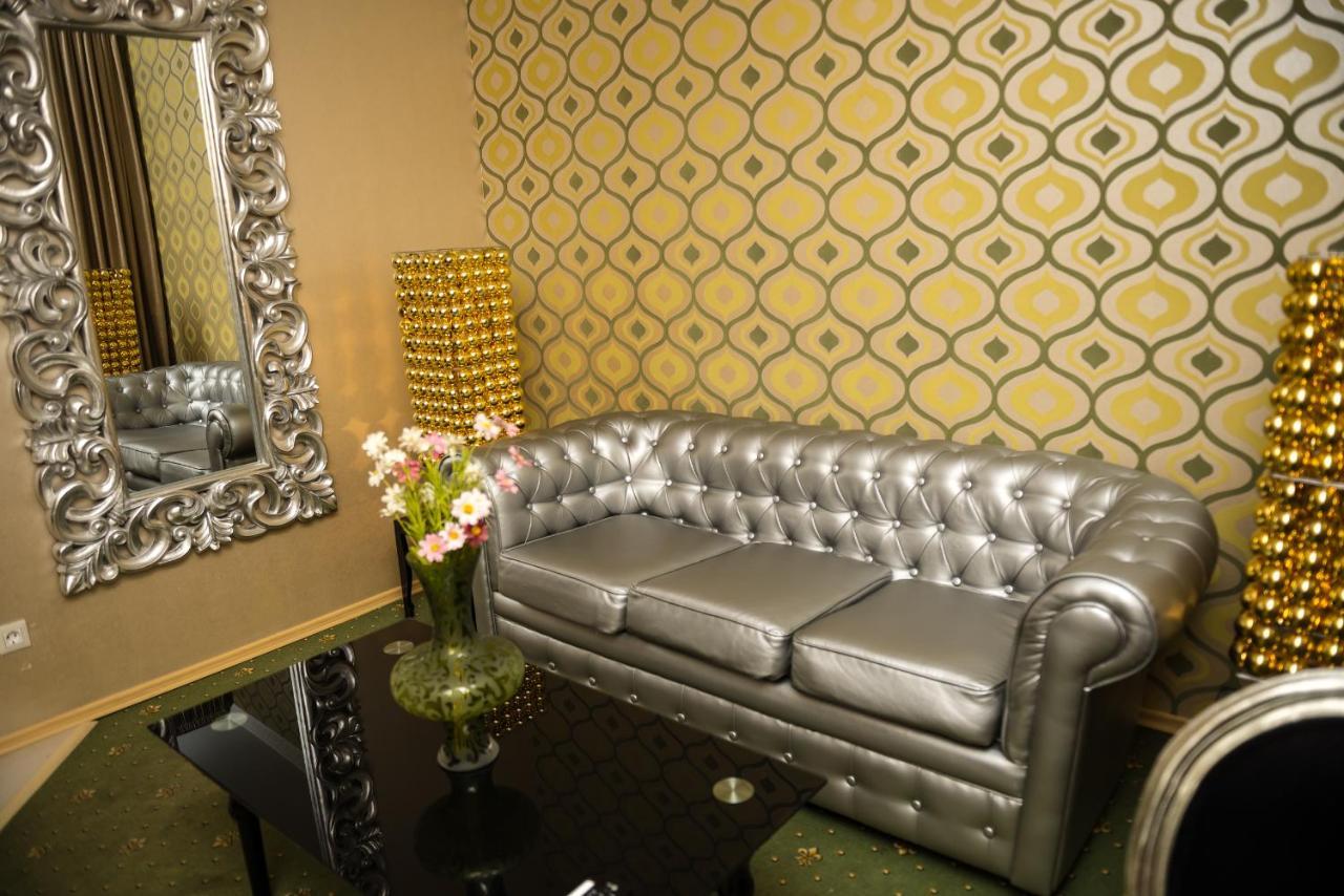 Weekend Boutique Hotel Chisinau Bagian luar foto